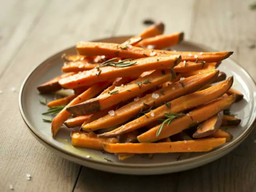 rosemary-roasted-sweet-potatoes-healthy-christmas-recipes