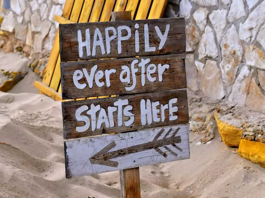 rustic-wooden-signs-farmhouse-christmas-decor-ideas