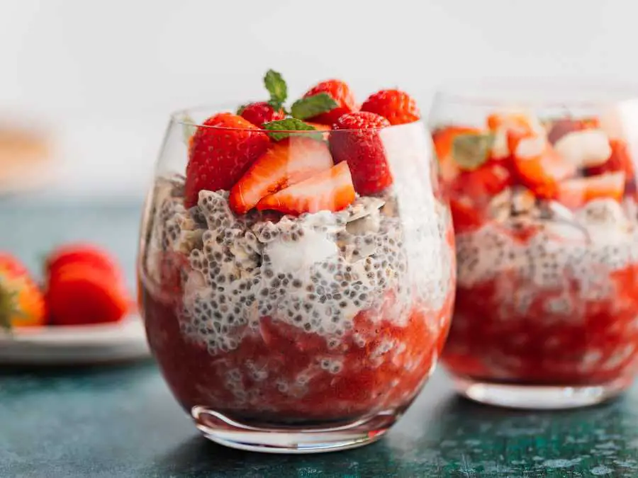 strawberry-coconut-chia-pudding