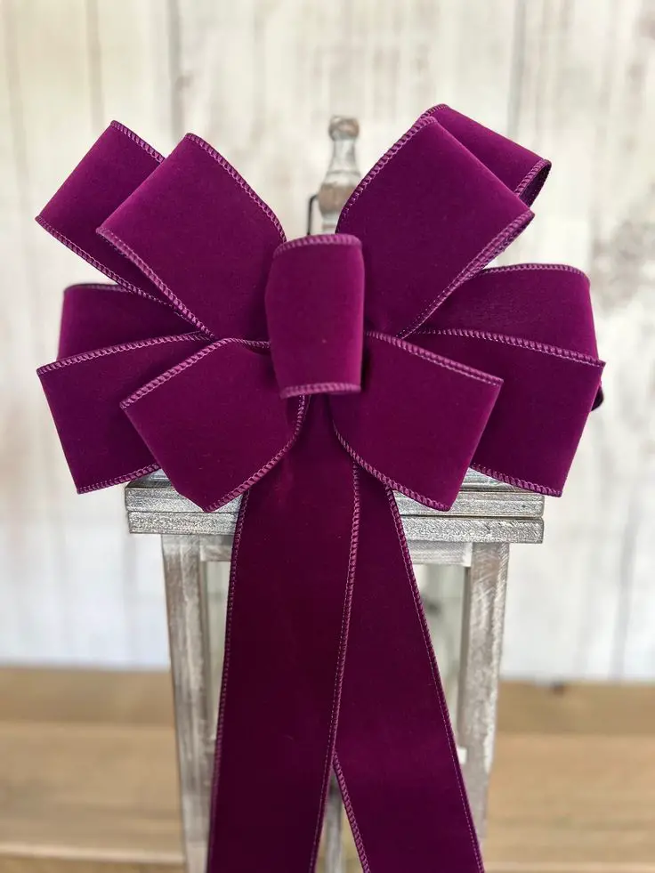 velvet-ribbon-accents-christmas-decor-ideas