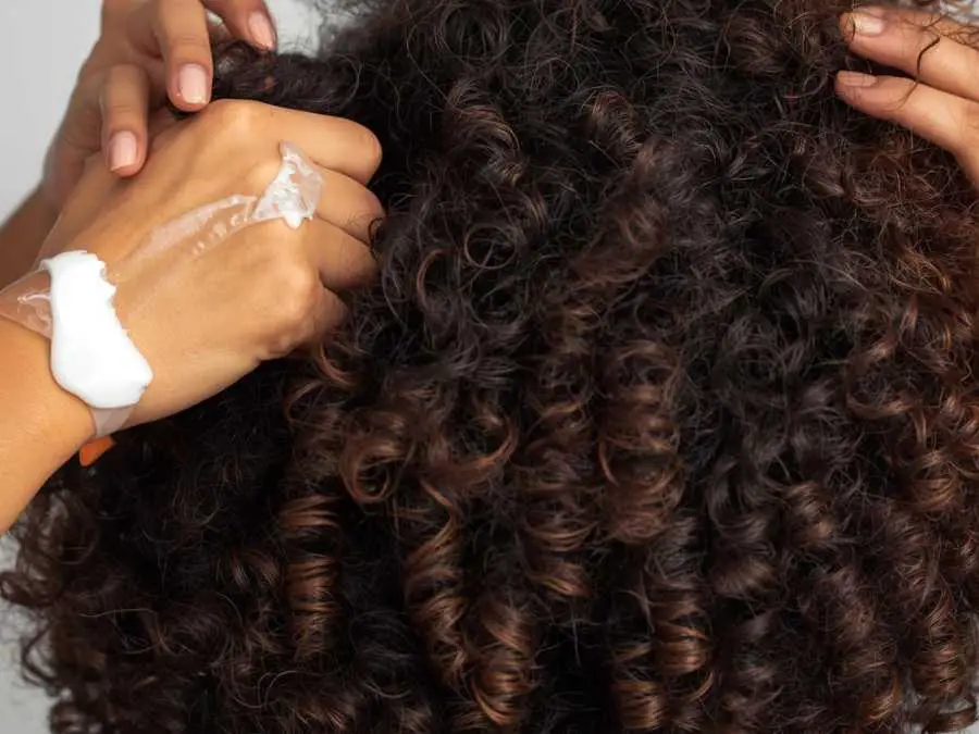 apply-curl-cream-or-styling-gel