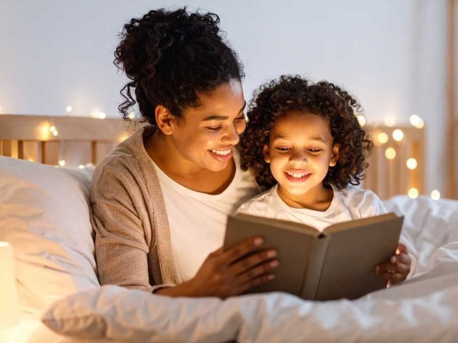 create-a-predictable-bedtime-routine-ways-to-keep-your-toddler-in-bed-at-night