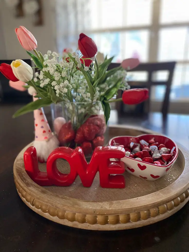decorative-trays-with-love-accents-lovely-diy-valentine-decorations-ideas