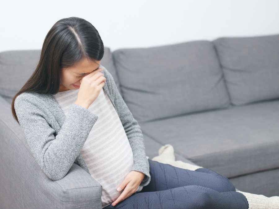 feeling-like-life-is-on-pause-crisis-no-one-warns-you-about-after-having-a-baby