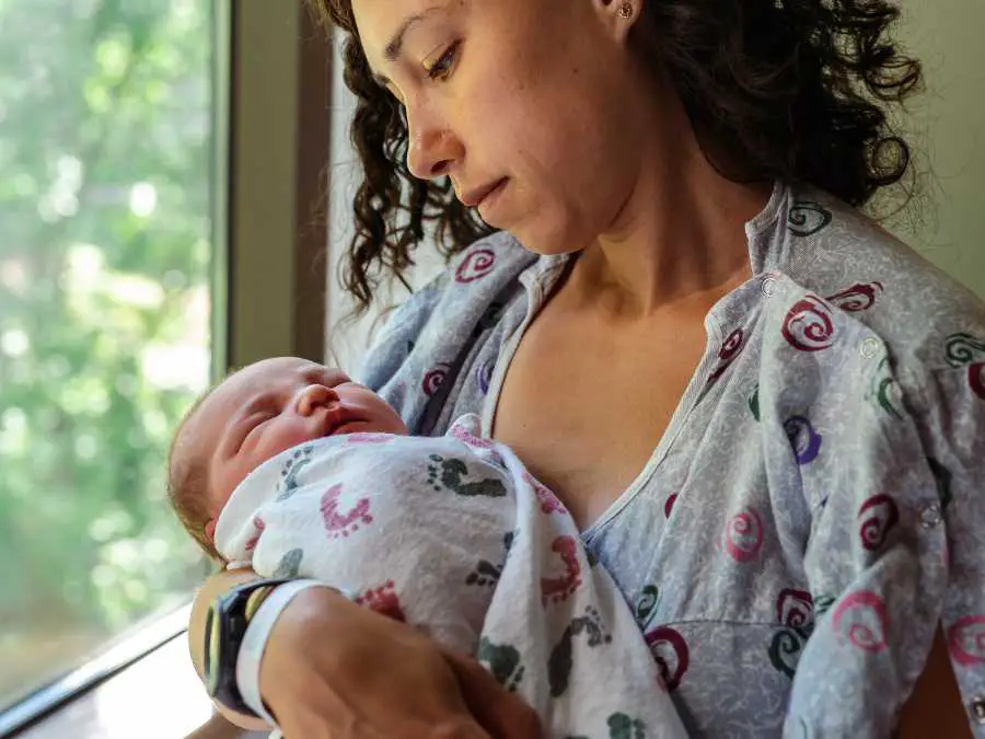 feeling-mentally-split-between-past-and-present-identiy-crises-no-one-warns-you-about-after-having-a-baby