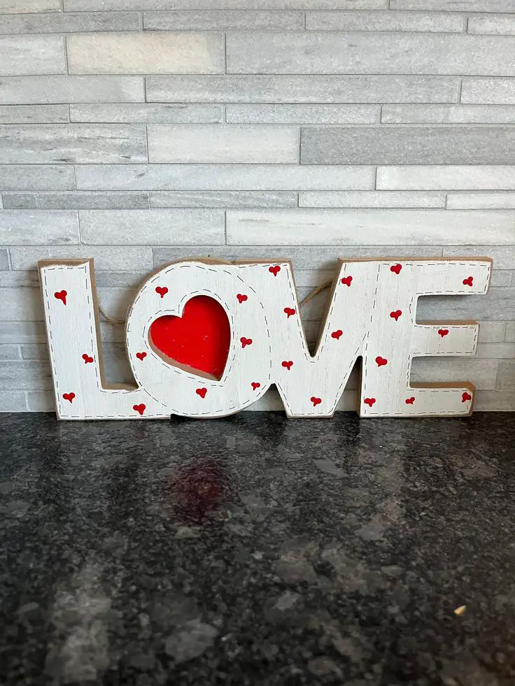 handmade-decorative-signs-lovely-diy-valentine-decoration-ideas