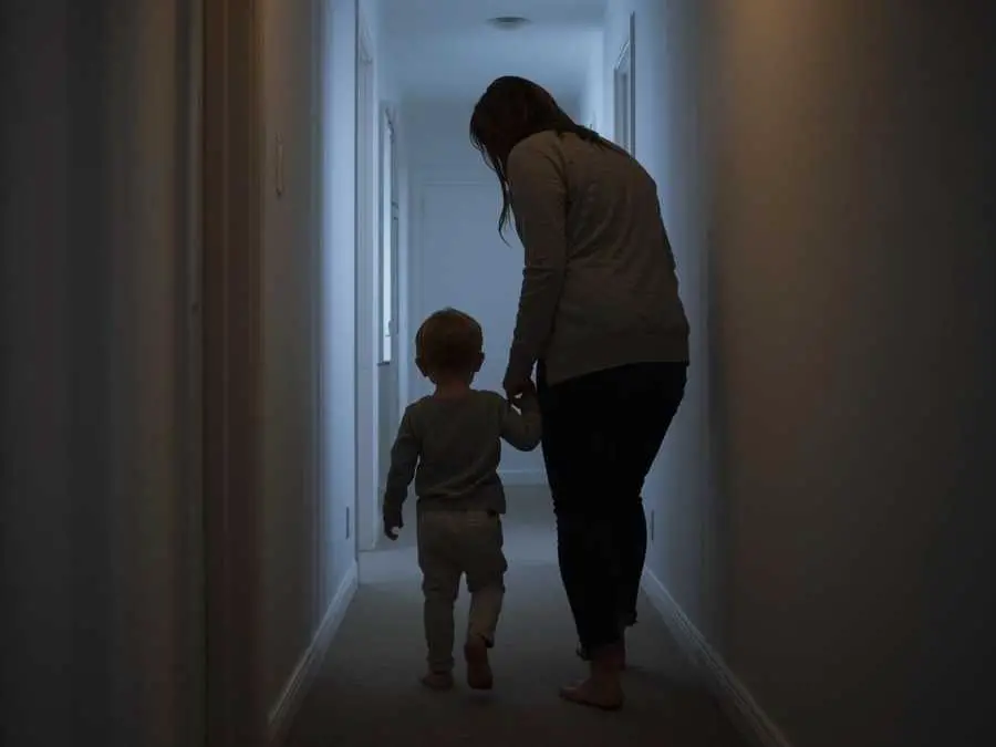 keep-nighttime-interactions-brief-gentle-way-to-keep-your-toddler-in-bed-at-night