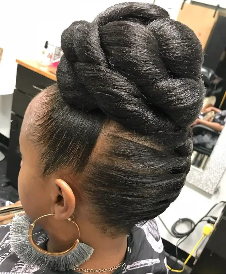 knotted-updo-4c-hair-updo-style