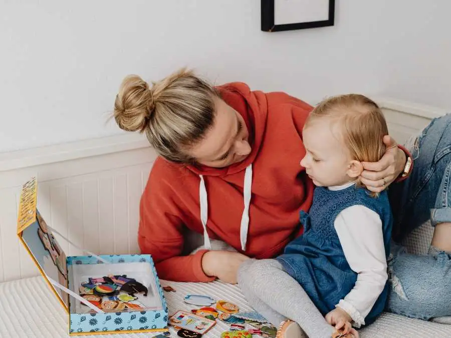 offer-reassurance-before-they-ask-for-it-ways-to-keep-your-toddler-in-bed-at-night