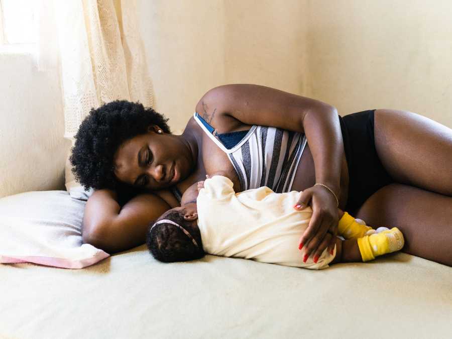 take-adventage-of-quiet-work-moments-effective-breastfeeding-tips-why-working-from-home