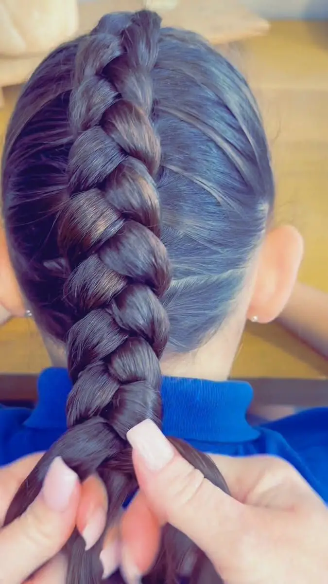 tips-for-braiding-without-pulling-hair-fine-hair-french-braide-tutorial