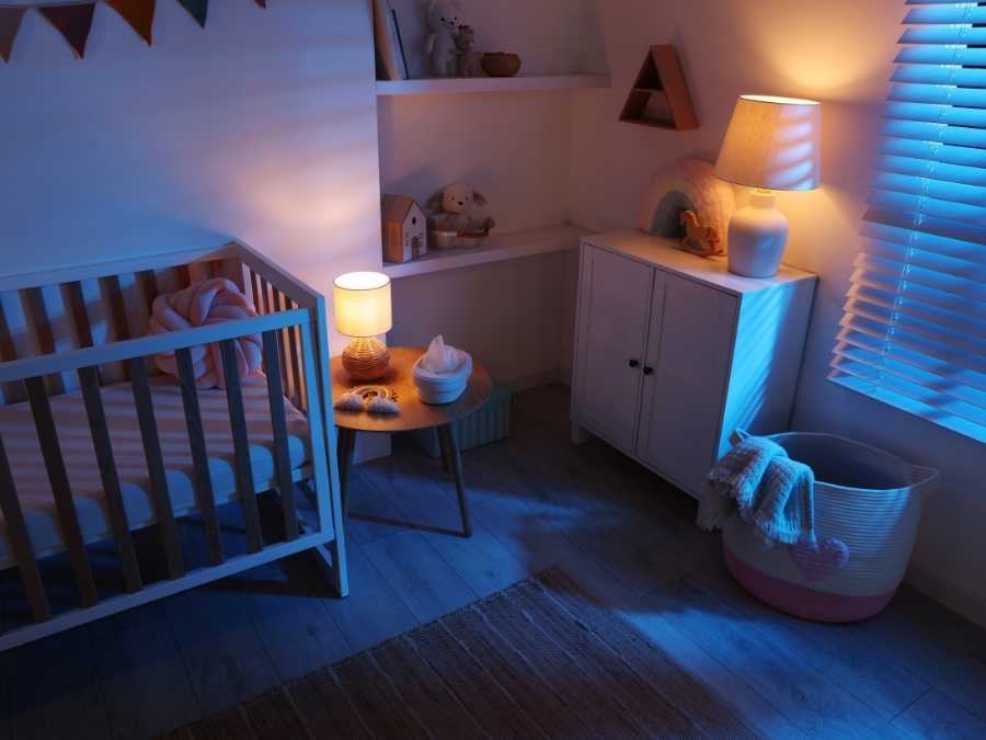 use-a-soft-night-light-if-needed-ways-to-keep-your-toddler-in-bed-at-night