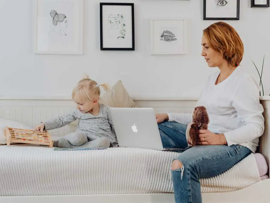 you-feel-constantly-anxious-experiencing-mom-burnout-and-how-to-manage-it