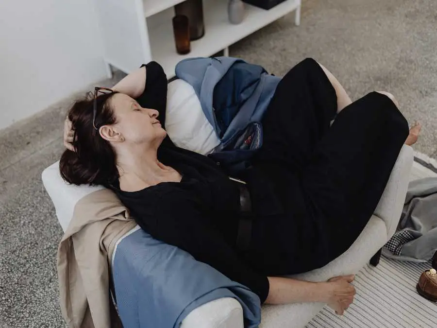 you-feel-exchausted-no-matter-how-much-you-sleep-signs-you-are-experiencing-mom-burnout