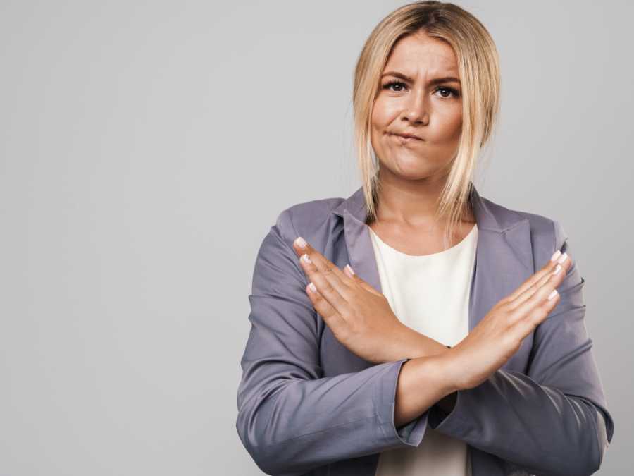 your-boundaries-are-ignored-mom-friendship-is-toxic