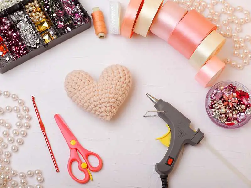 DIY-VALENTINE-DECORATION-IDEAS