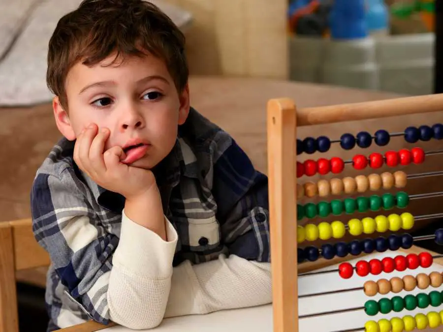 allow-repetition-ways-to-embrace-boredom-for-kids-development