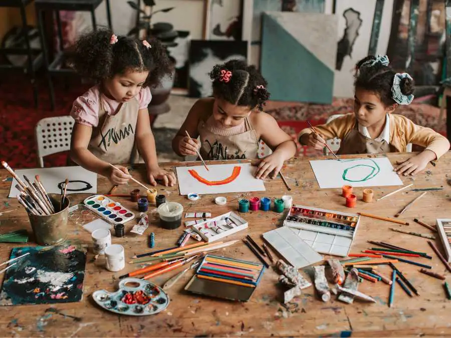 arrange-a-craft-session-for-kids-st.patrick's-day-ideas