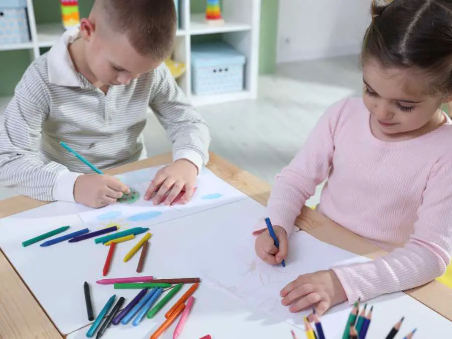 rt-with-crayon-and-paper