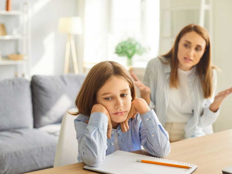 Avoid-using-activities-to-ease-guilparenting-sn-only-child-without-overscheduling