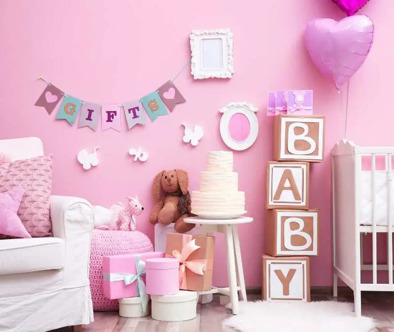 baby-safe-decorations-newborn-first-holiday-checklist