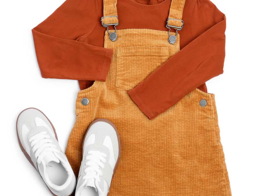 classic-denim-overalls-with-a-cotten-tea-cute-throwback-kids-fashion-outfit