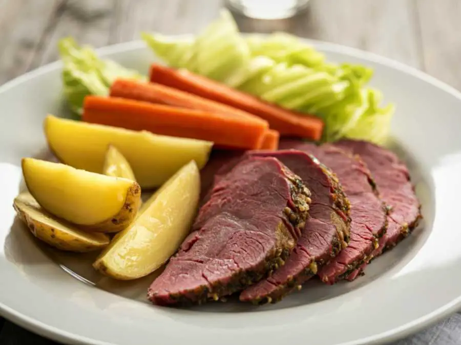 Corned-Beef-and -Cabbage-tasty-st.patrick's-day-food