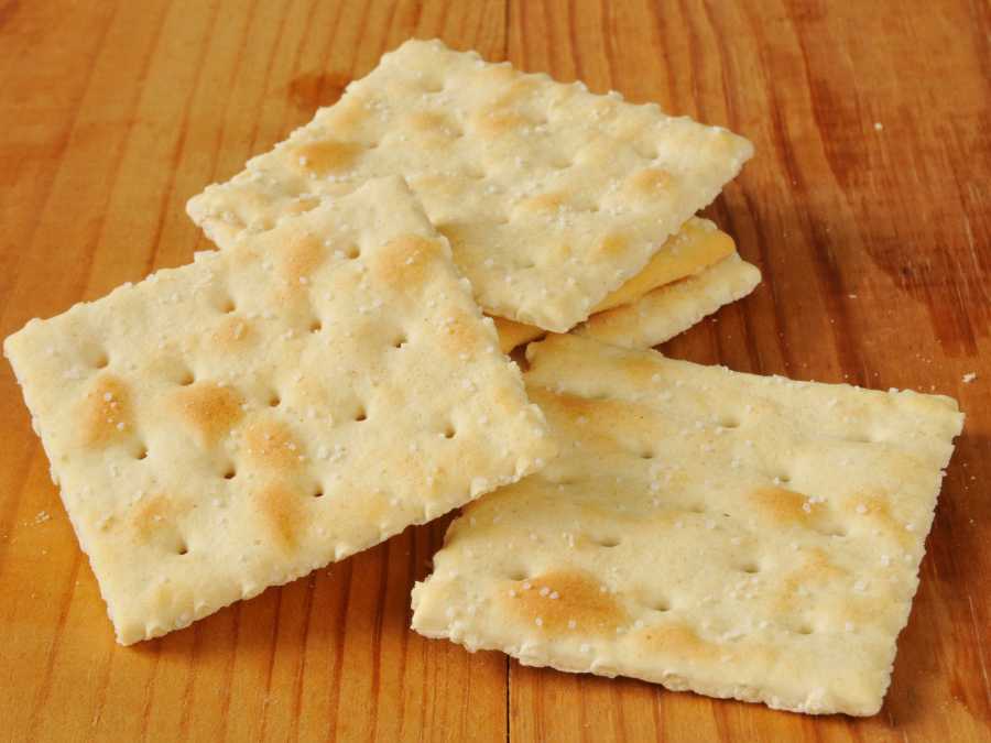 crackers-for-light-snacking-ultimate-sick-toddler-menu
