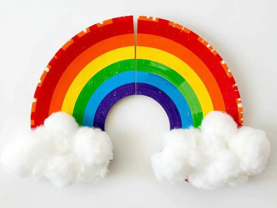 paper-plate-rainbow-diy-st.patricks-day-decor