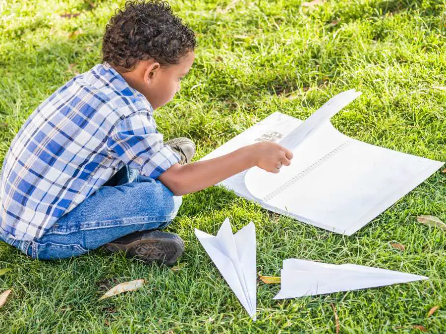 paper-airplane-experiments