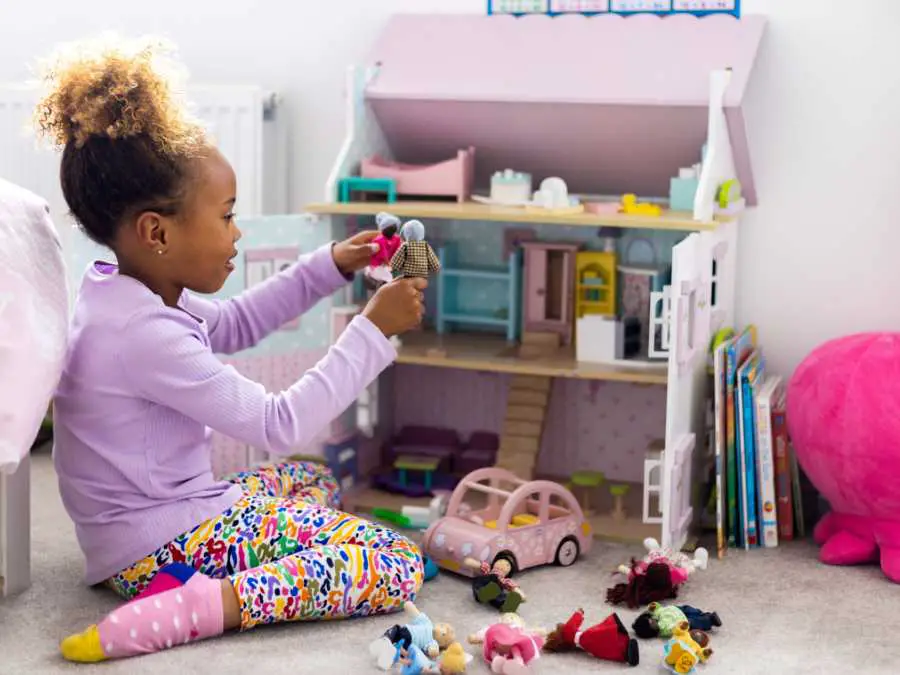 paper-dolls-and-characters