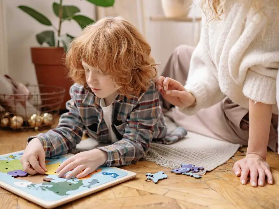 Puzzle-play-leaning-at-home-for-working-parents