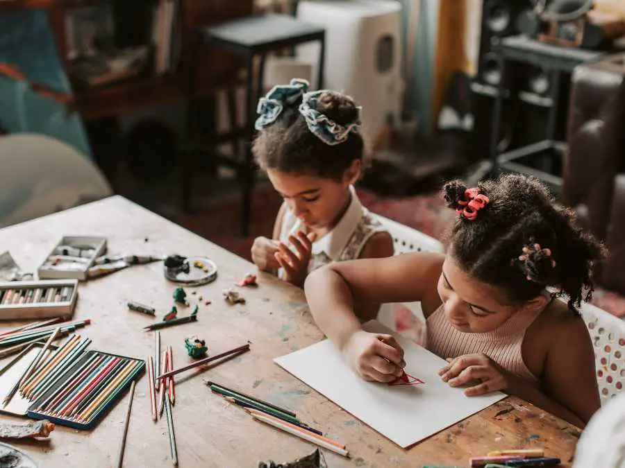 support-creative-expression-ways-to-embrace-boredom-for-kids-development