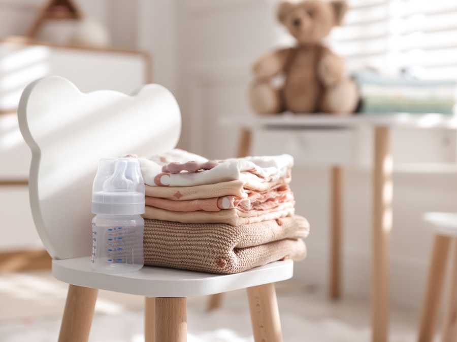 swaddles-or-blankets-newborn-first-holiday-chicklist