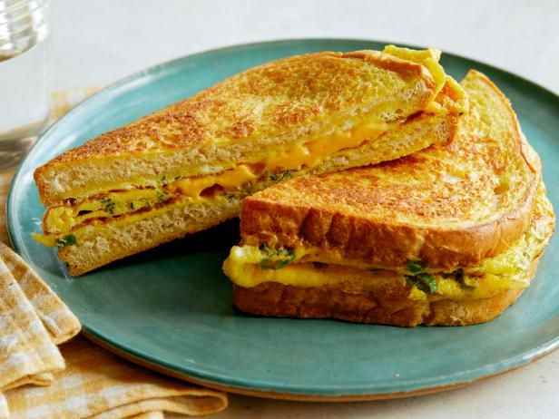 vegetable-omelet-with-bread-tasty-school-lunch-ideas