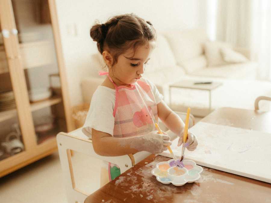 Watercolor-painting-with-brushes-budget-friendly-for-overstimulated-toddler
