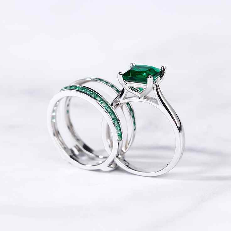 emerald-set-band-wedding-ring