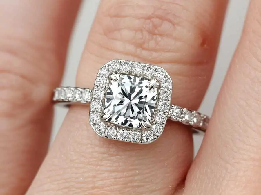 halo-diamond-ring-lovely-wedding-ring