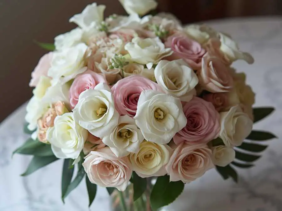 Lisianthus-lovely-wedding-flowers