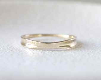 Minimalist-Band-wedding-rings