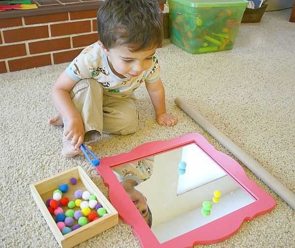 Mirror-Play-creative-learning-activities-for-toddlers
