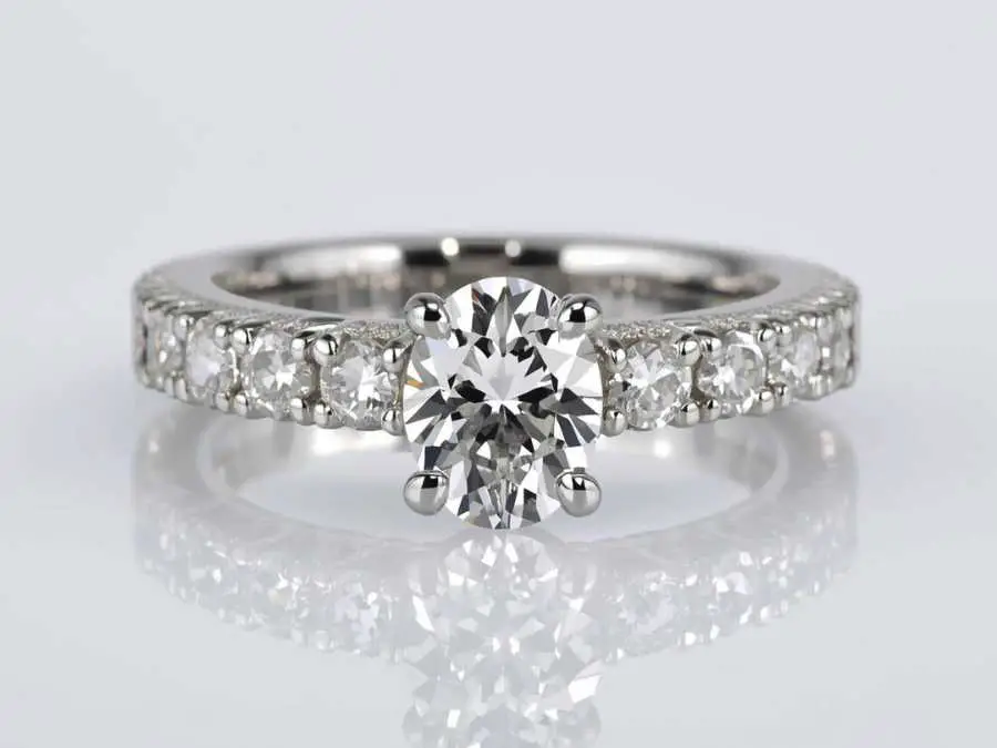 oval-diamond-band