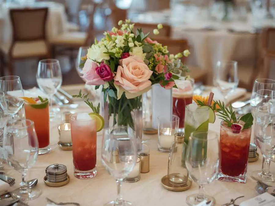 themed-cocktails-for-each-table