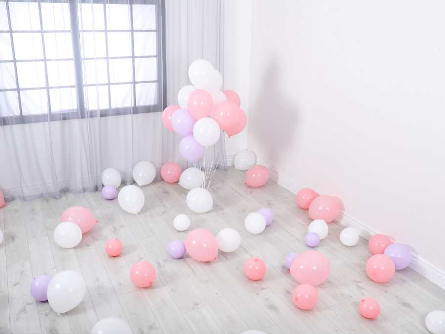 balloon-floor-clusters-birthday-decoration-ideas