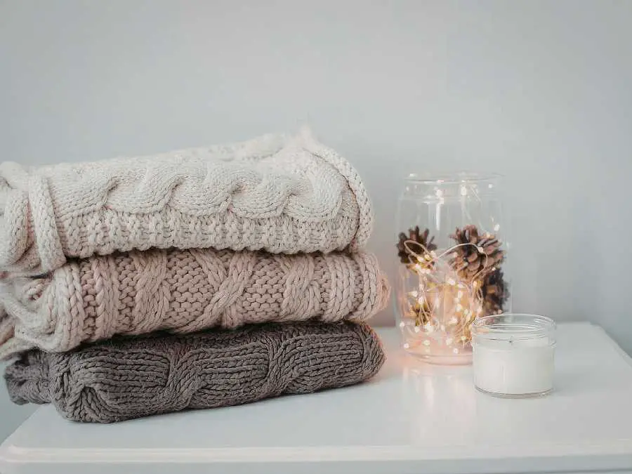 cozy-blacket-or-throw-birthday-gift-ideas