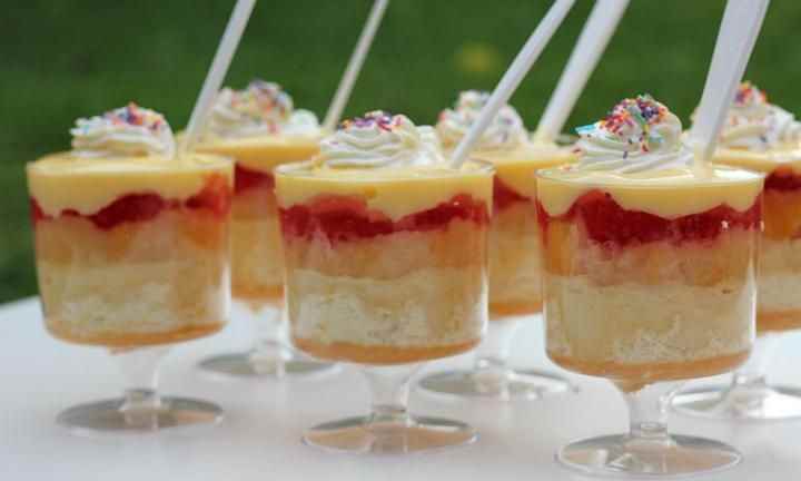 Custard-cups-kids-birthday-party-food-ideas