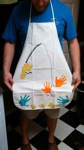 diy-handprint-apron