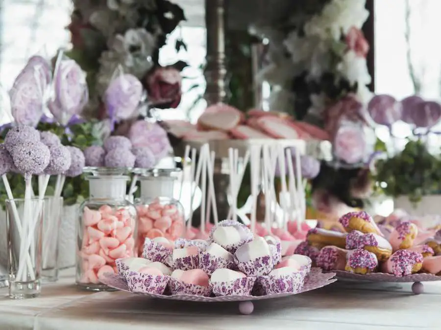 dessert-table-styling