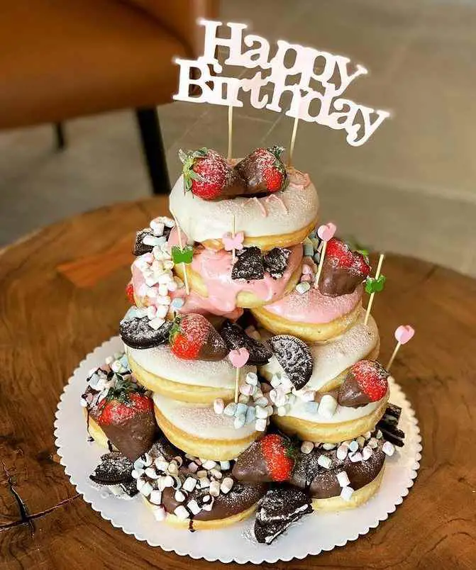 donut-cake-birthday-dessert-ideas
