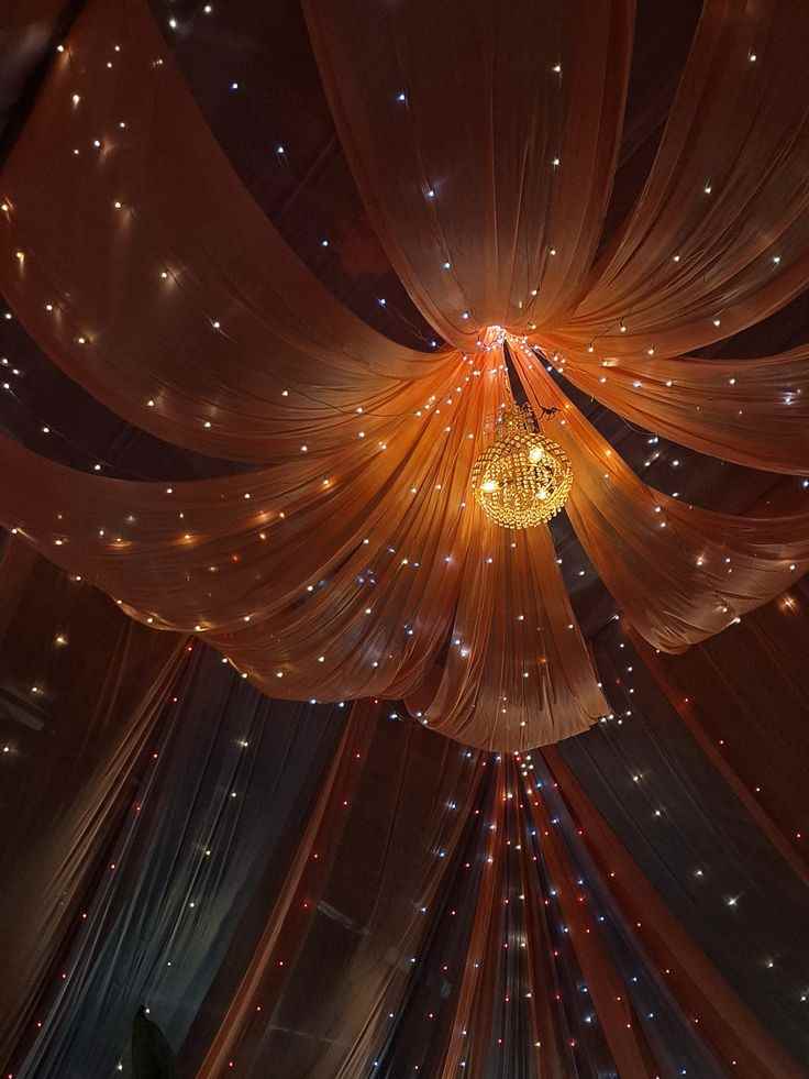 fairy-light-ceiling-canopy-birthday-decoration-ideas